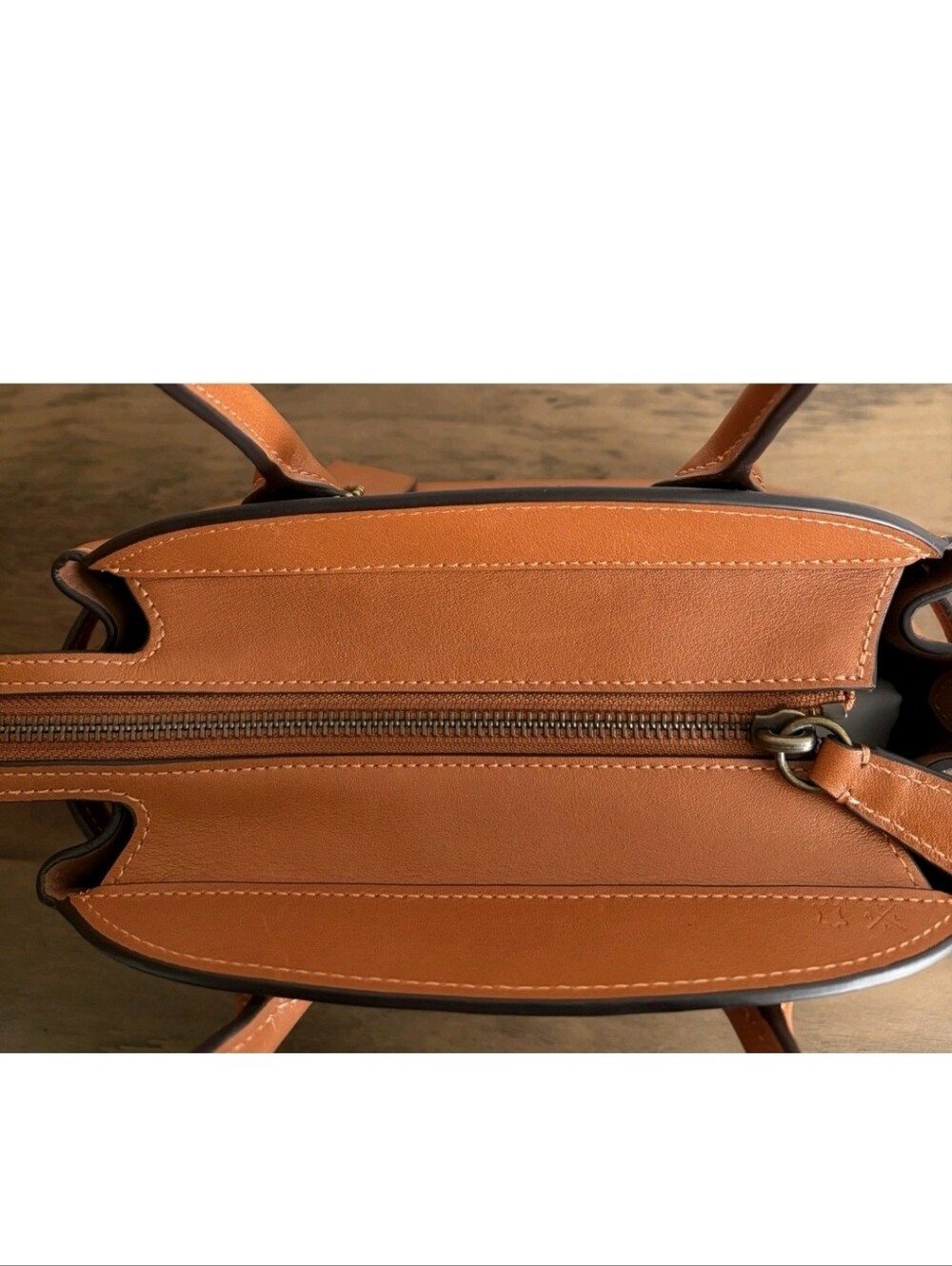 NWT Coach Empire 21 in Toffee - Picture 12 of 16